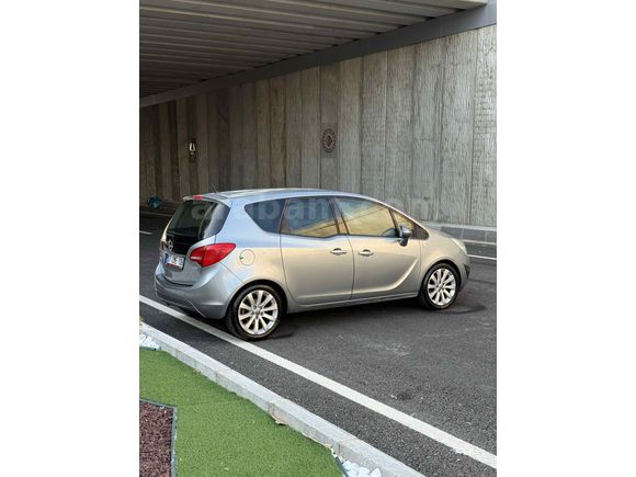 Galeriden Opel Meriva 1.4 T Cosmo 2011 Model Antalya