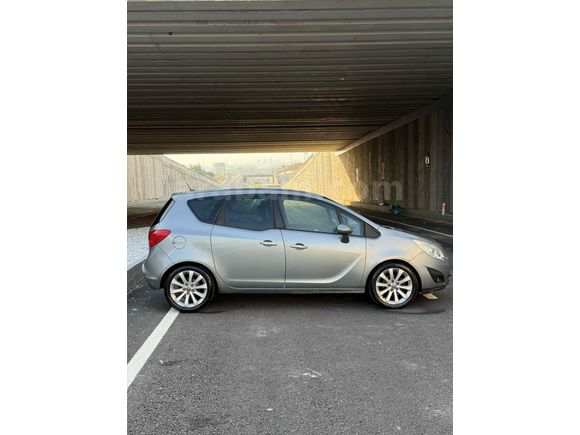 Galeriden Opel Meriva 1.4 T Cosmo 2011 Model Antalya