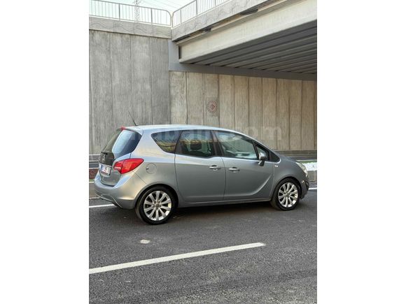 Galeriden Opel Meriva 1.4 T Cosmo 2011 Model Antalya