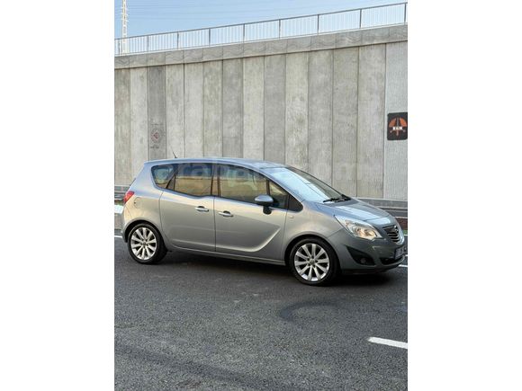 Galeriden Opel Meriva 1.4 T Cosmo 2011 Model Antalya