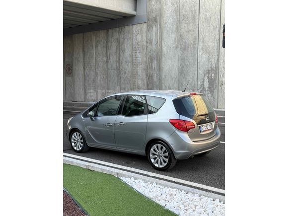 Galeriden Opel Meriva 1.4 T Cosmo 2011 Model Antalya