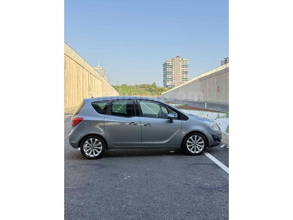 Galeriden Opel Meriva 1.4 T Cosmo 2011 Model Antalya