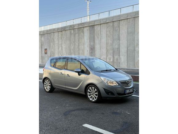 Galeriden Opel Meriva 1.4 T Cosmo 2011 Model Antalya