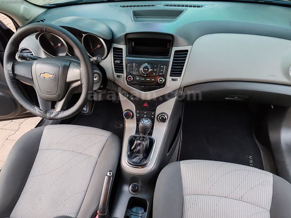 ORJİNAL 108 BİN KİLOMETREDE 2010 MODEL 1.6 LPĞLİ CRUZE ÇOK TEMİZ