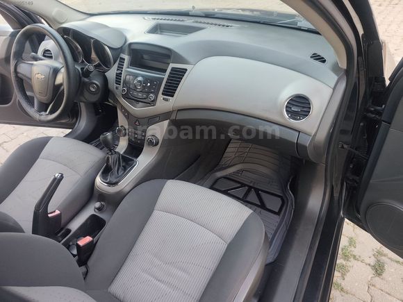 ORJİNAL 108 BİN KİLOMETREDE 2010 MODEL 1.6 LPĞLİ CRUZE ÇOK TEMİZ