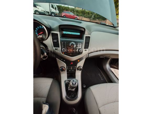 ORJİNAL 108 BİN KİLOMETREDE 2010 MODEL 1.6 LPĞLİ CRUZE ÇOK TEMİZ