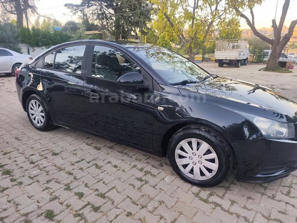 ORJİNAL 108 BİN KİLOMETREDE 2010 MODEL 1.6 LPĞLİ CRUZE ÇOK TEMİZ