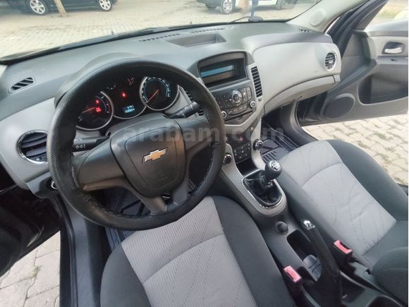 ORJİNAL 108 BİN KİLOMETREDE 2010 MODEL 1.6 LPĞLİ CRUZE ÇOK TEMİZ