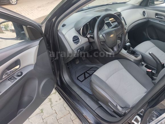 ORJİNAL 108 BİN KİLOMETREDE 2010 MODEL 1.6 LPĞLİ CRUZE ÇOK TEMİZ