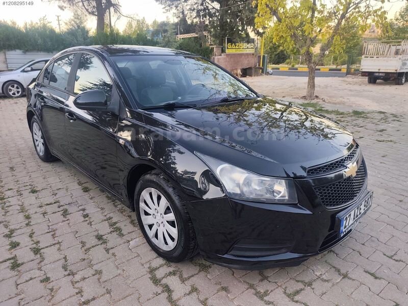 Galeriden Chevrolet Cruze 1.6 LS 2010 Model Gaziantep 108.000 km Siyah