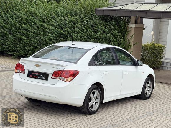 2011-CRUZE-1.6-LS-133BİNDE-OTOMATİK-KKT-12AY