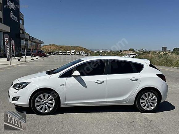 BOYASIZ 2012 OPEL ASTRA 1.4 T COSMO 33 BİN KM'DE OTO.VTS.