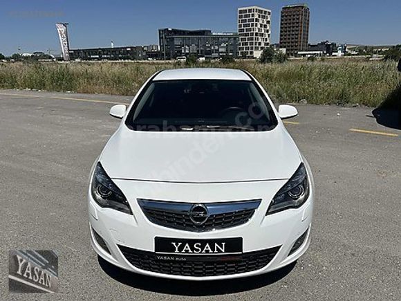 BOYASIZ 2012 OPEL ASTRA 1.4 T COSMO 33 BİN KM'DE OTO.VTS.