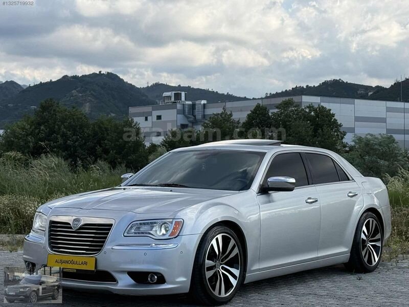 Galeriden Lancia Thema 3.0 CRD 2012 Model Giresun 325.000 km Gri