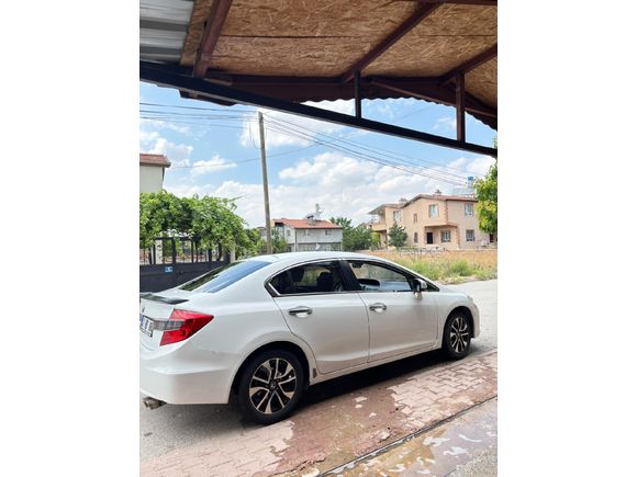 Sahibinden Honda Civic 1.6i VTEC Eco Elegance 2014 Model