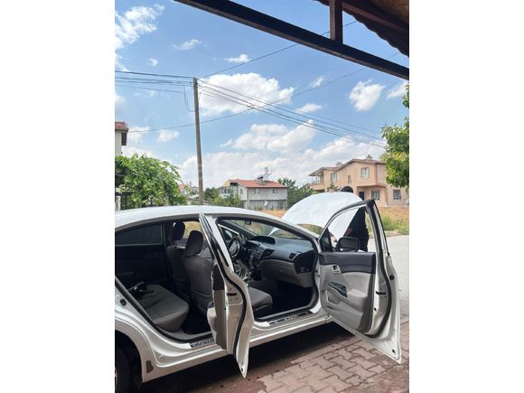 Sahibinden Honda Civic 1.6i VTEC Eco Elegance 2014 Model