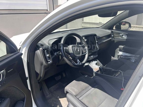 Sahibinden Volvo C40 Ultimate p8 tvin motor 2023 Model 