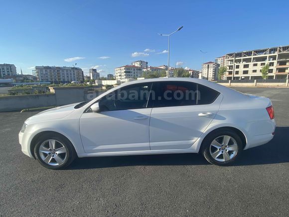 Sahibinden Skoda Octavia 1.6 TDI Greentech Optimal 2015 Model 