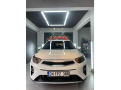 Sahibinden Kia Stonic 1.4 MPI Cool 2022 Model  65.000 km Beyaz