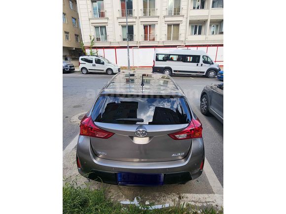 Sahibinden Toyota Auris 1.6 Active Skypack 2013 Model 