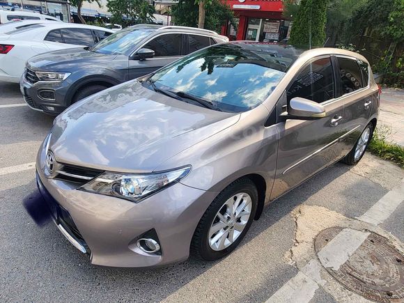 Sahibinden Toyota Auris 1.6 Active Skypack 2013 Model 