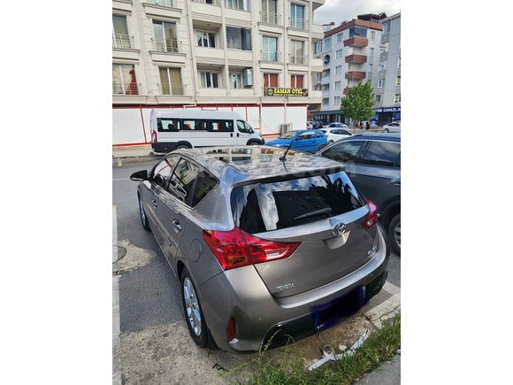 Sahibinden Toyota Auris 1.6 Active Skypack 2013 Model 