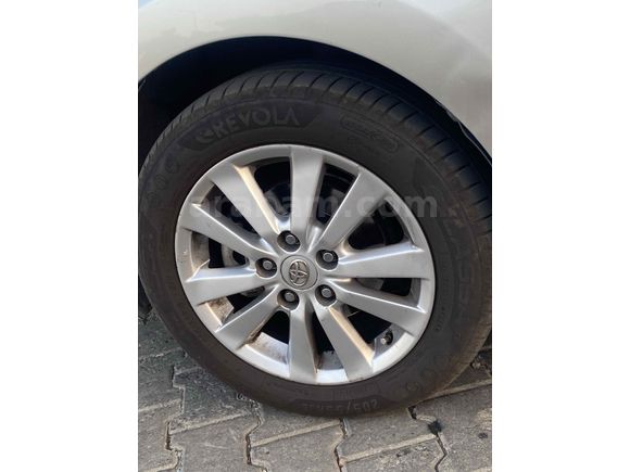 Sahibinden Toyota Auris 1.4 D-4D Elegant 