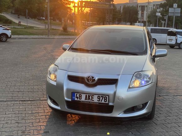 Sahibinden Toyota Auris 1.4 D-4D Elegant 