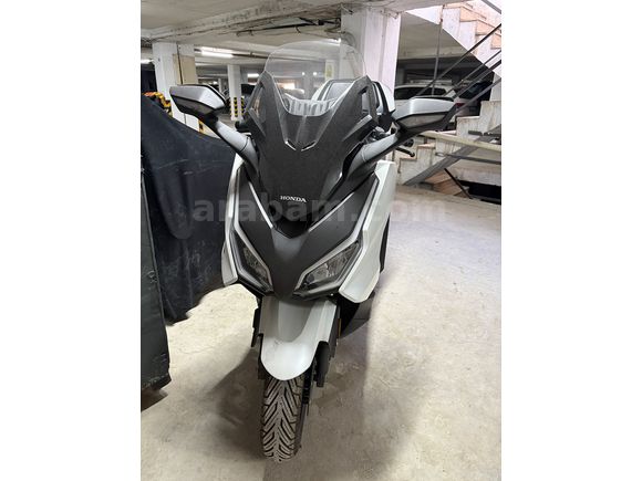 Çantalı Honda Forza 250  