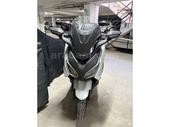 Çantalı Honda Forza 250  