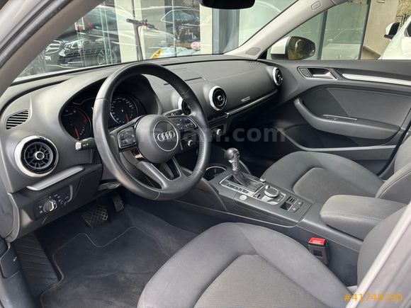VICTOR AUTO | 2019 AUDI A3 SPORTBACK 30 TFSI DYNAMIC