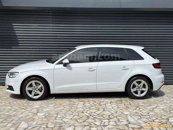 VICTOR AUTO | 2019 AUDI A3 SPORTBACK 30 TFSI DYNAMIC