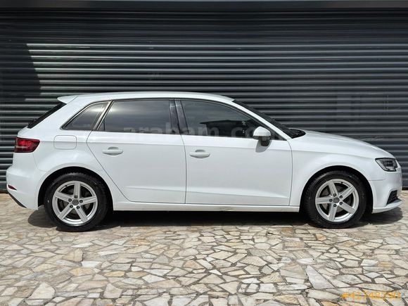VICTOR AUTO | 2019 AUDI A3 SPORTBACK 30 TFSI DYNAMIC
