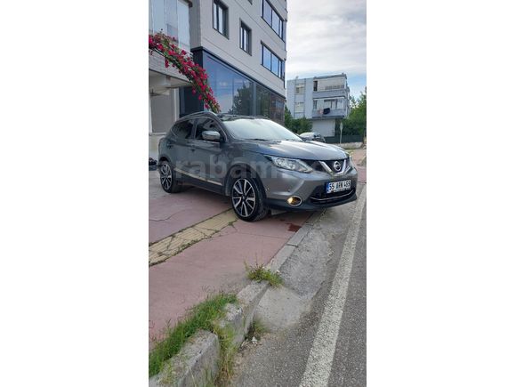 Sahibinden Nissan Qashqai 1.6 dCi Platinum Premium Pack 2015 Model