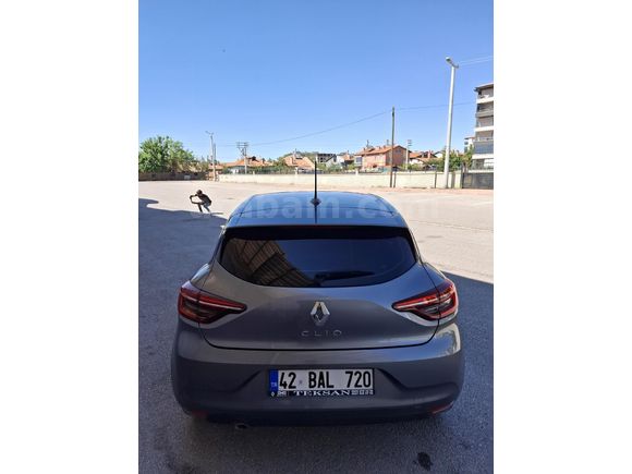 Sahibinden Renault Clio 1.0 TCe Joy 2022 Model