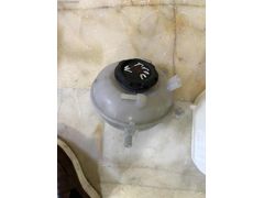 Volkswagen T-Roc yedek su deposu çıkma orjinal
