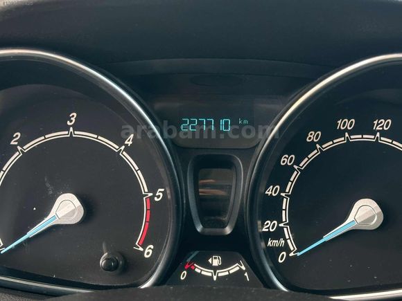 FORD COURİER TİTANYUM PLUS