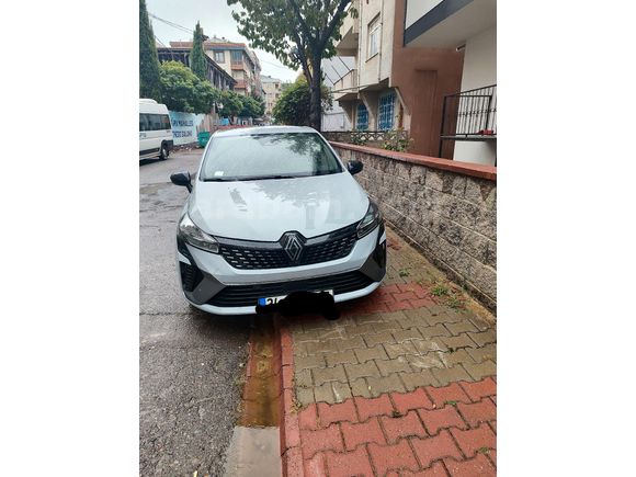 Sahibinden Renault Clio 1.0 TCe Techno Esprit Alpine 2023 Model İstanbul 40.000 km Gri