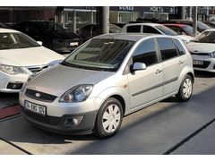 FORD FİESTA MAKYAJLI KASA 150.000KM TRAMERSİZ~TAKSİT SEÇENEKLİ~