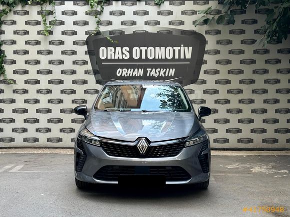 ORAS'DAN 2023 MODEL RENAULT CLİO EVOLUTİON 1.0 TCE X TRONİC
