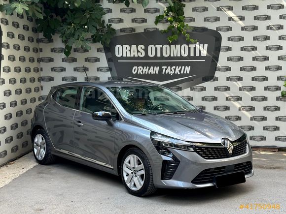 ORAS'DAN 2023 MODEL RENAULT CLİO EVOLUTİON 1.0 TCE X TRONİC