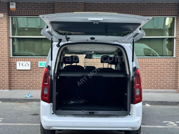 ART MOTORS 'DAN OPEL COMBO ULTİMATE CAM TAVANLI HATASIZ BOYASIZ