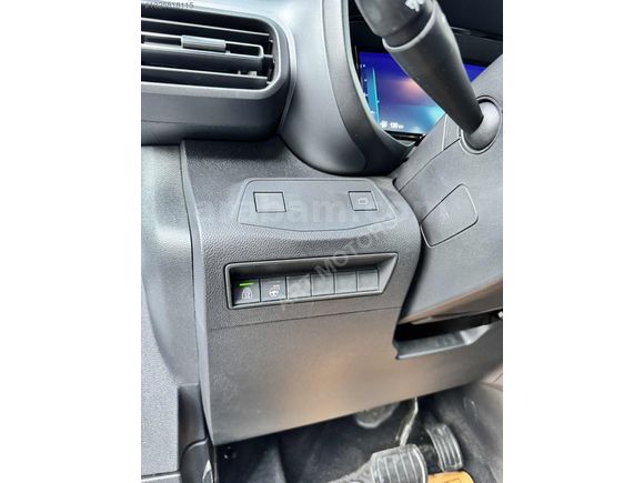 ART MOTORS 'DAN OPEL COMBO ULTİMATE CAM TAVANLI HATASIZ BOYASIZ