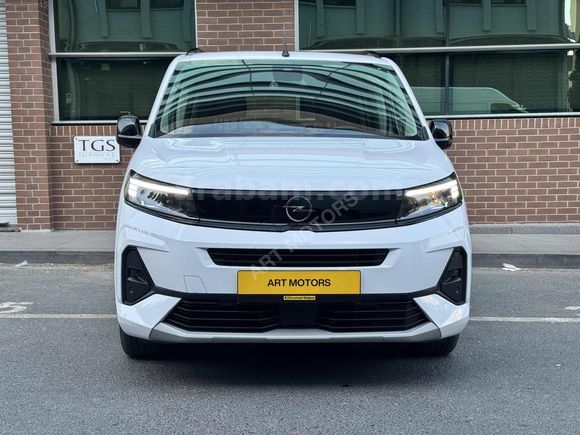 ART MOTORS 'DAN OPEL COMBO ULTİMATE CAM TAVANLI HATASIZ BOYASIZ