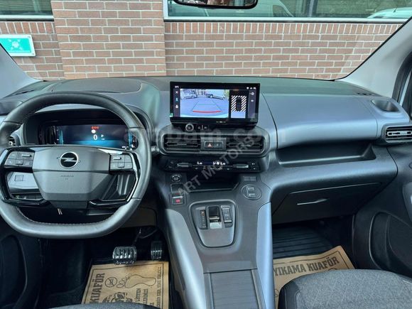 ART MOTORS 'DAN OPEL COMBO ULTİMATE CAM TAVANLI HATASIZ BOYASIZ
