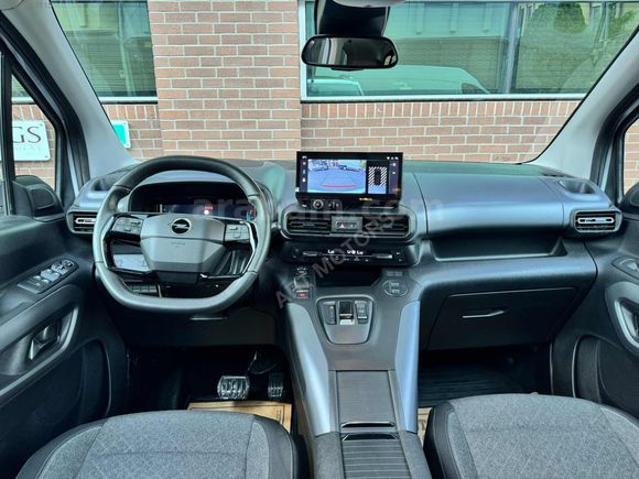 ART MOTORS 'DAN OPEL COMBO ULTİMATE CAM TAVANLI HATASIZ BOYASIZ