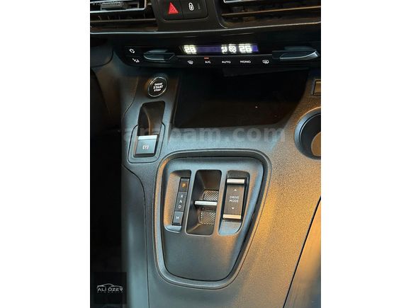 2024 OPEL COMBO 1.5-ULTİMATE-OTOMATK-CAMTAVAN-HATASIZ-44.000KM