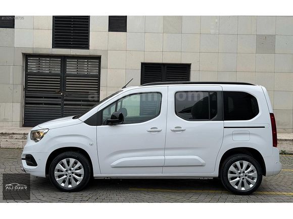 2024 OPEL COMBO 1.5-ULTİMATE-OTOMATK-CAMTAVAN-HATASIZ-44.000KM