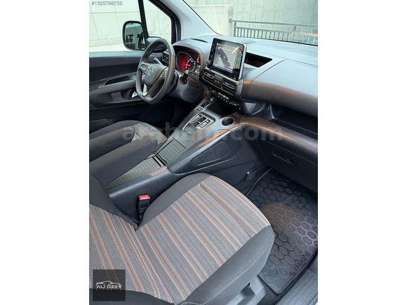 2024 OPEL COMBO 1.5-ULTİMATE-OTOMATK-CAMTAVAN-HATASIZ-44.000KM