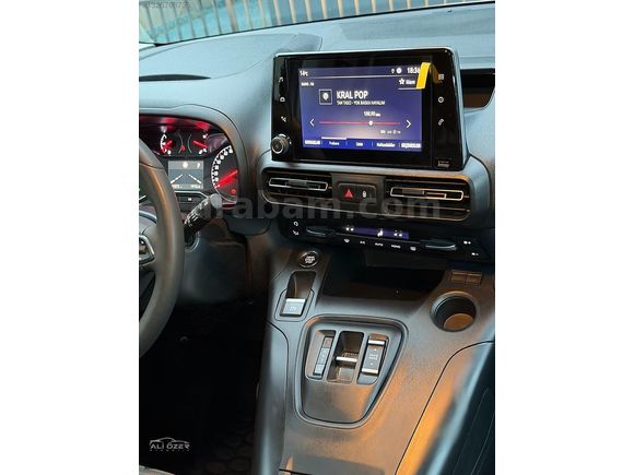 2024 OPEL COMBO 1.5-ULTİMATE-OTOMATK-CAMTAVAN-HATASIZ-44.000KM